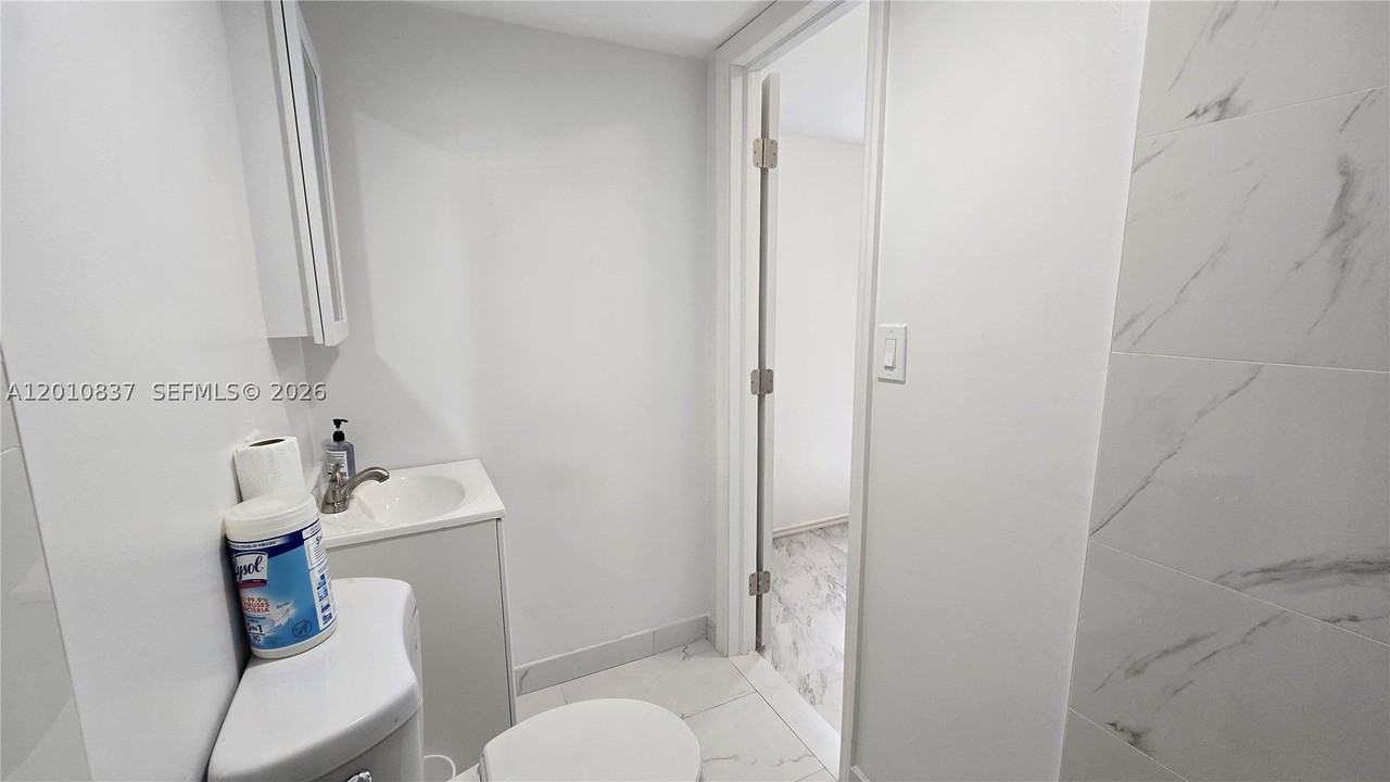 2440 Nw 99th St #A - Photo 7 of 10
