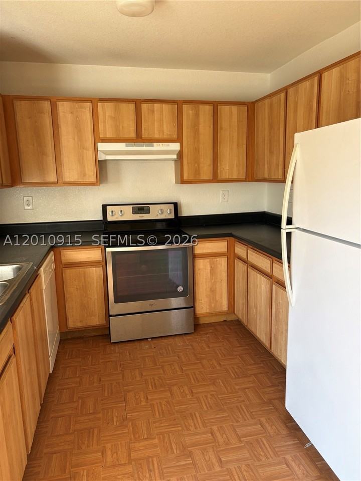 2086 Ne 167th St #2-108 - Photo 3 of 12
