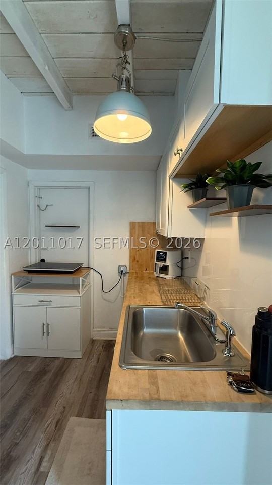 115 Se 2nd St #2 - Photo 5 of 11