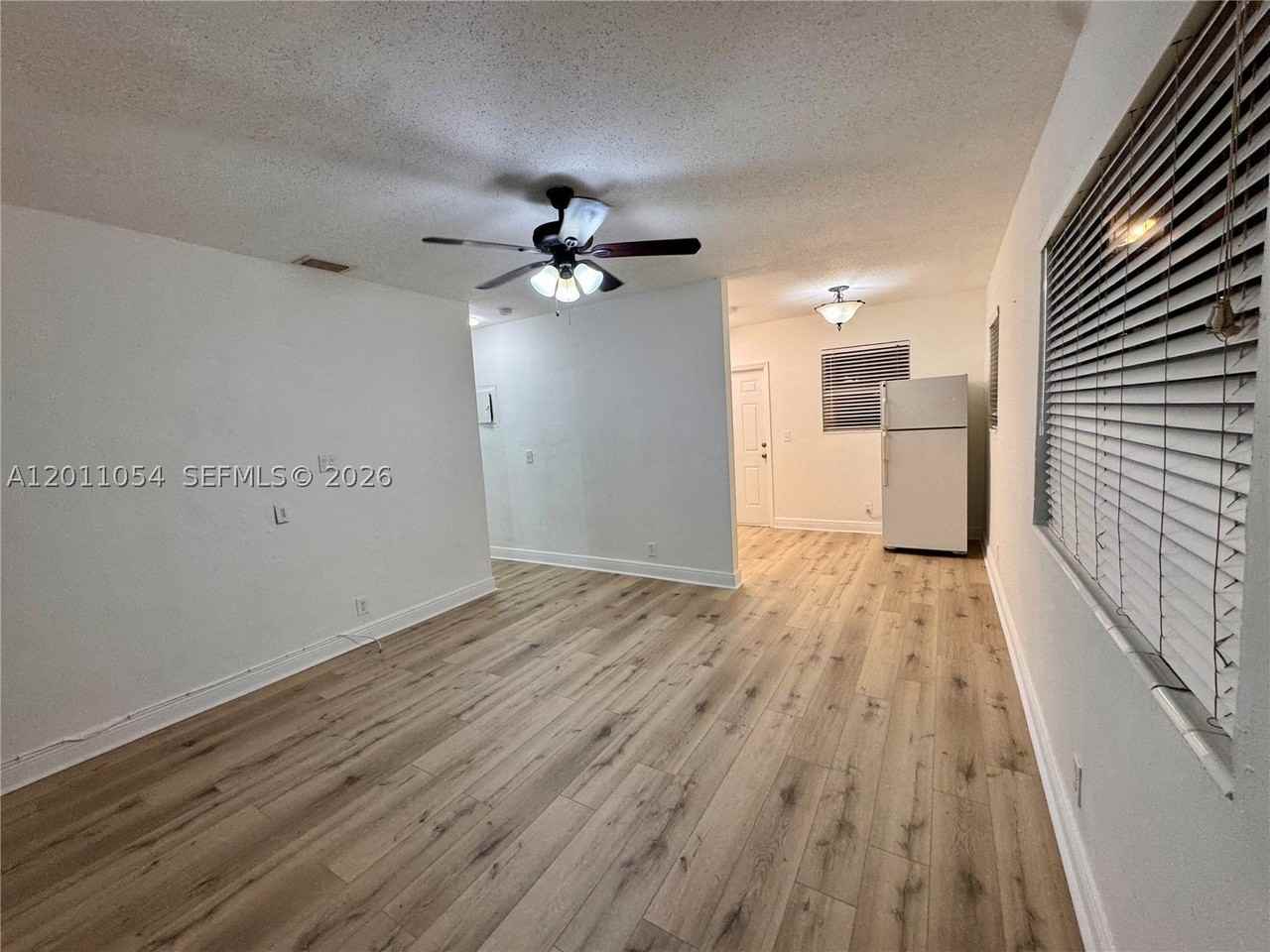 2240 Ne 171st St #11 - Photo 2 of 8