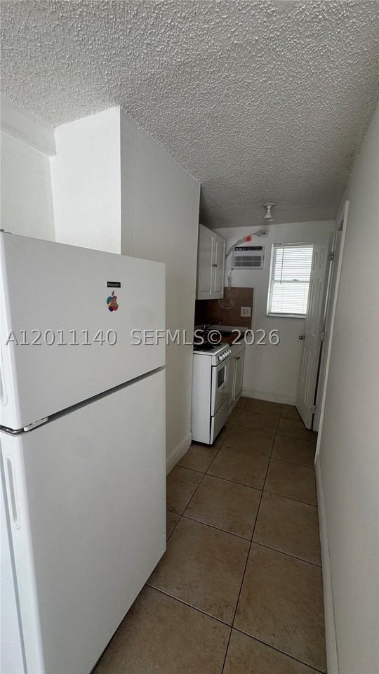 921 N 17th Ct #927 - Photo 4 of 13