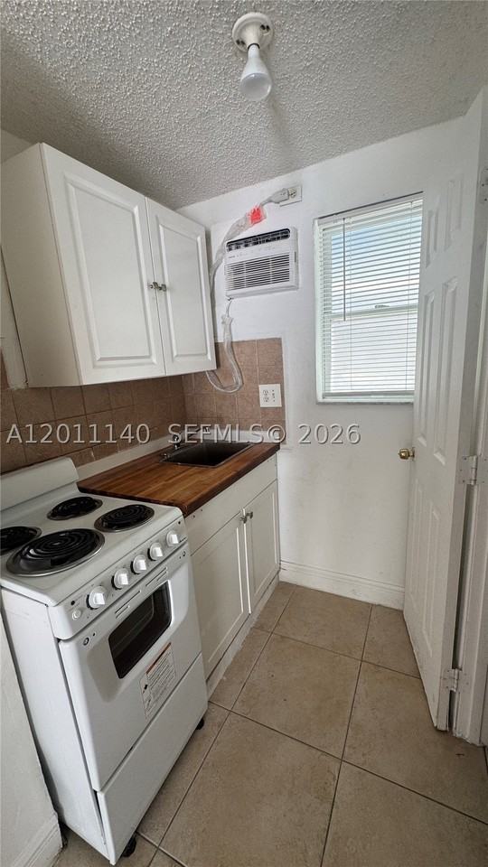 921 N 17th Ct #927 - Photo 5 of 13