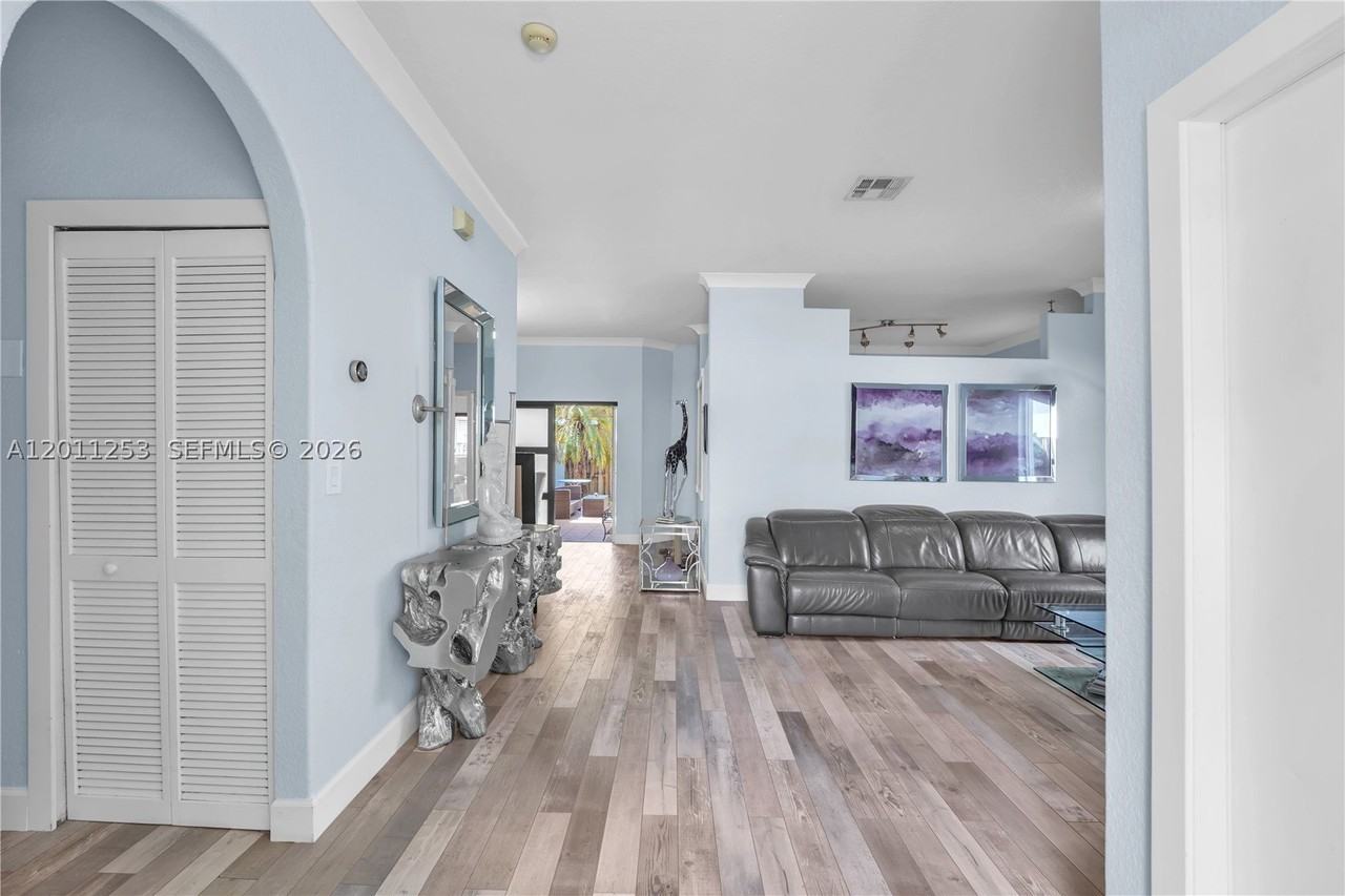 16266 Sw 54th Ter #0 - Photo 4 of 26