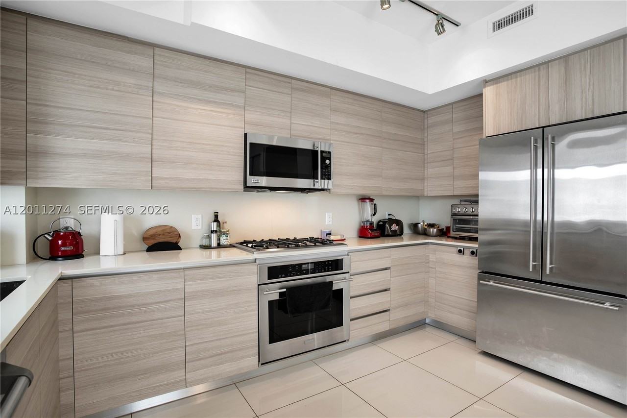 87 N Shore Dr - Photo 4 of 43