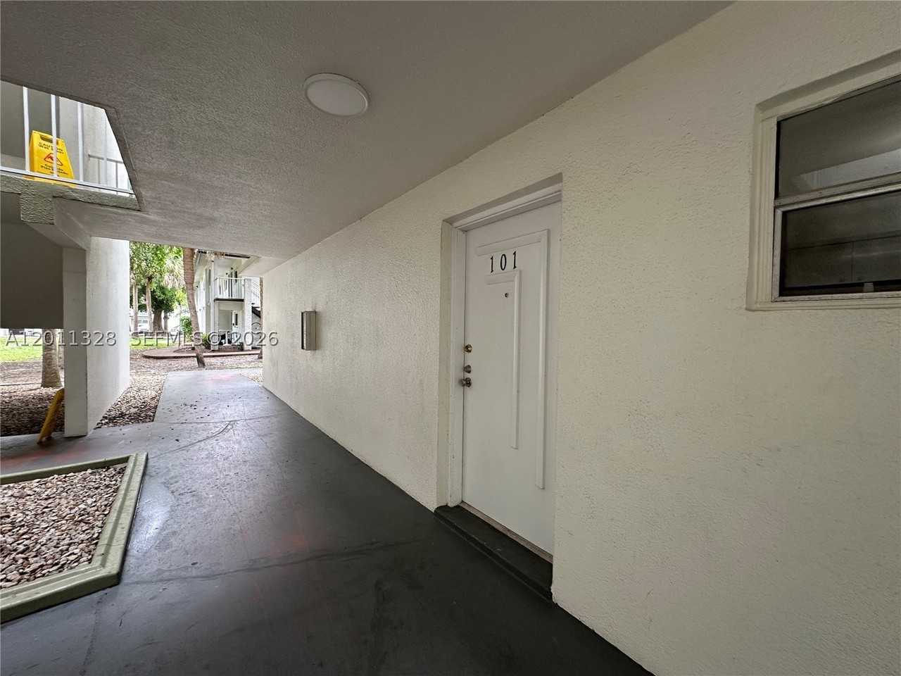 4215 N University Dr #101 - Photo 6 of 32