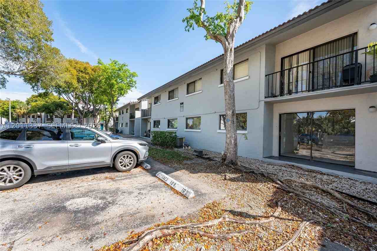 7095 Nw 179th St #110 - Photo 4 of 21