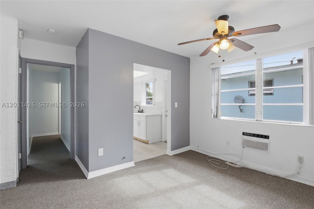 28 Nw 170th St #1 - Photo 6 of 15