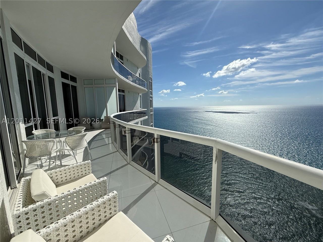15811 Collins Ave #4207
