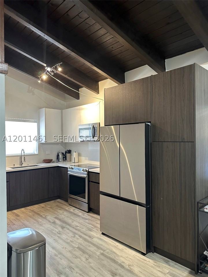 709 Sw 79th Ter
