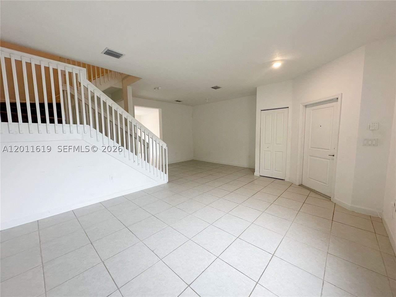 1684 Se 26th Ter #1684 - Photo 3 of 23