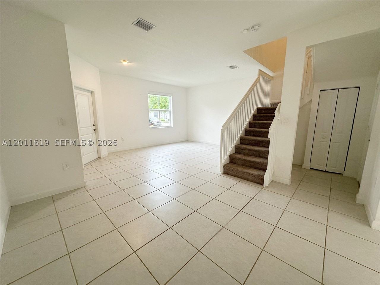 1684 Se 26th Ter #1684 - Photo 4 of 23
