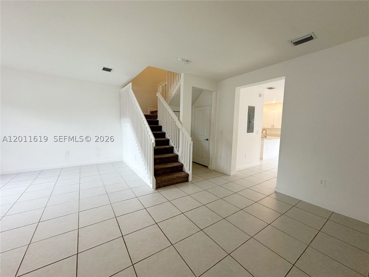 1684 Se 26th Ter #1684 - Photo 5 of 23