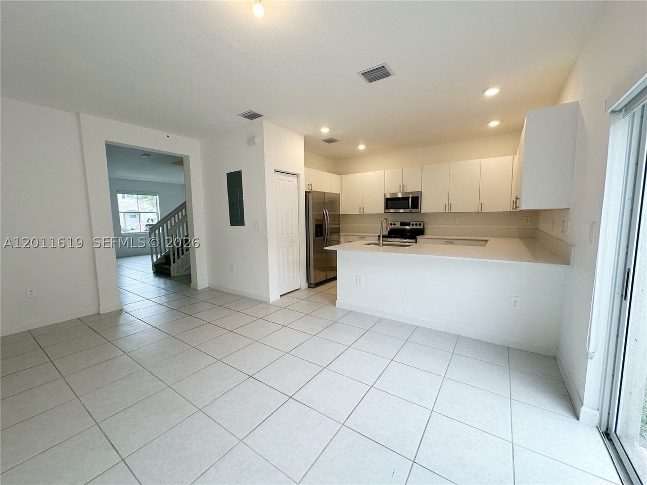 1684 Se 26th Ter #1684 - Photo 7 of 23