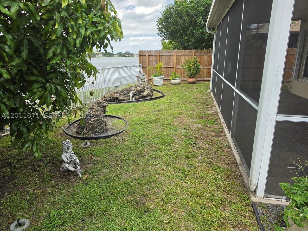 6178 Buena Vista Dr #6178 - Photo 3 of 19