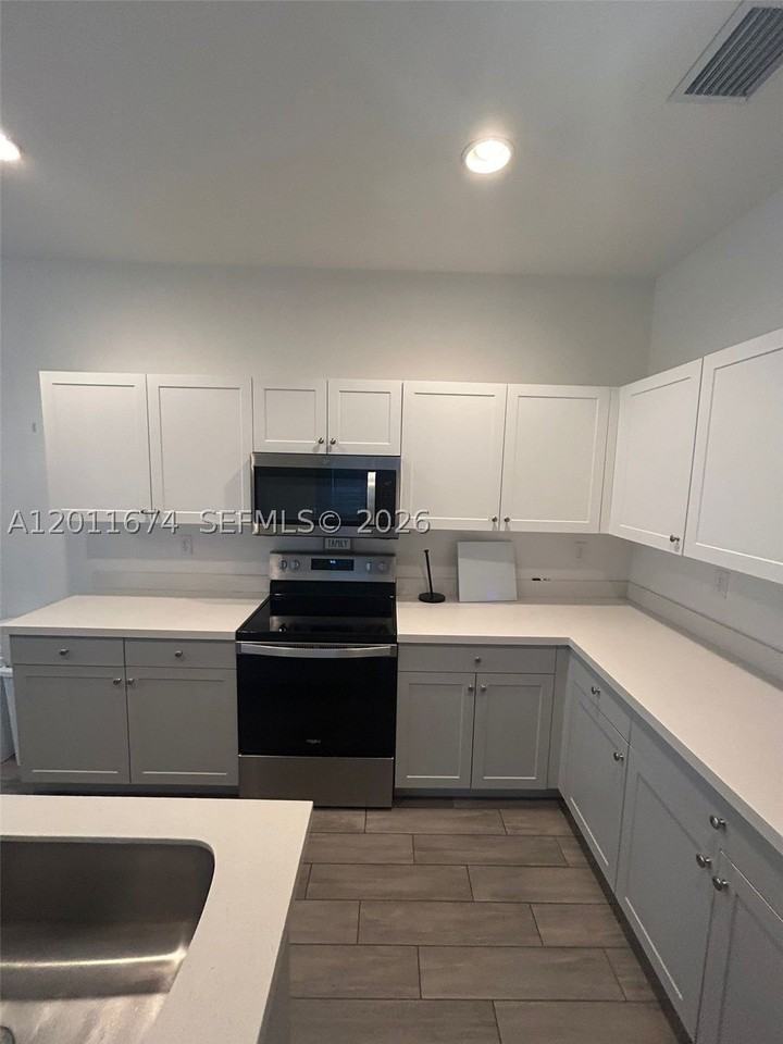 5541 Agostino Way #5541 - Photo 2 of 5