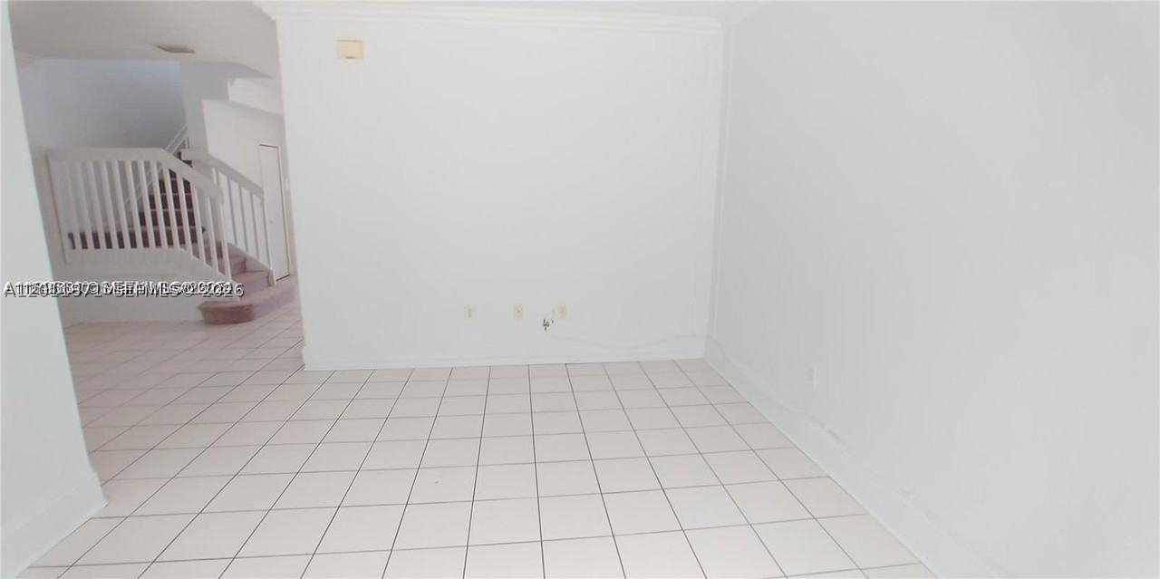 1528 Se 24th Ct #209 - Photo 2 of 17
