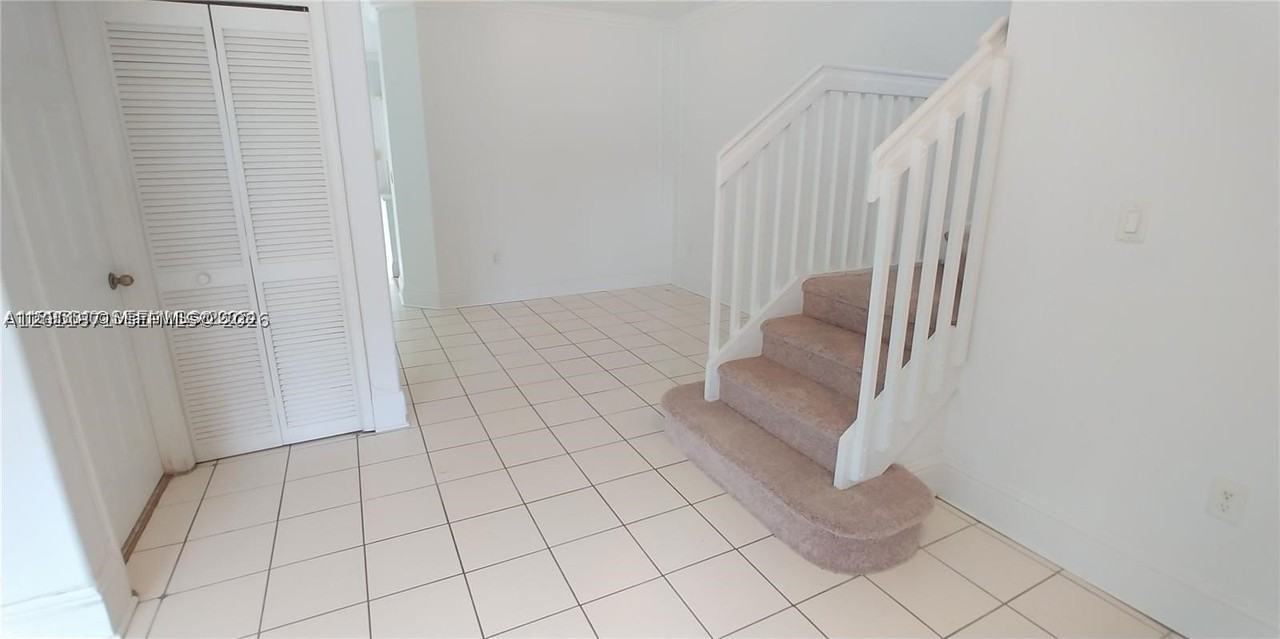 1528 Se 24th Ct #209 - Photo 7 of 17