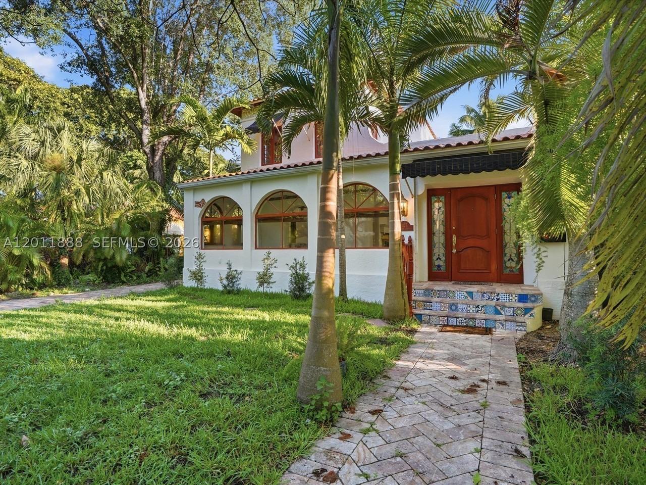 1137 Asturia Ave - Photo 4 of 50