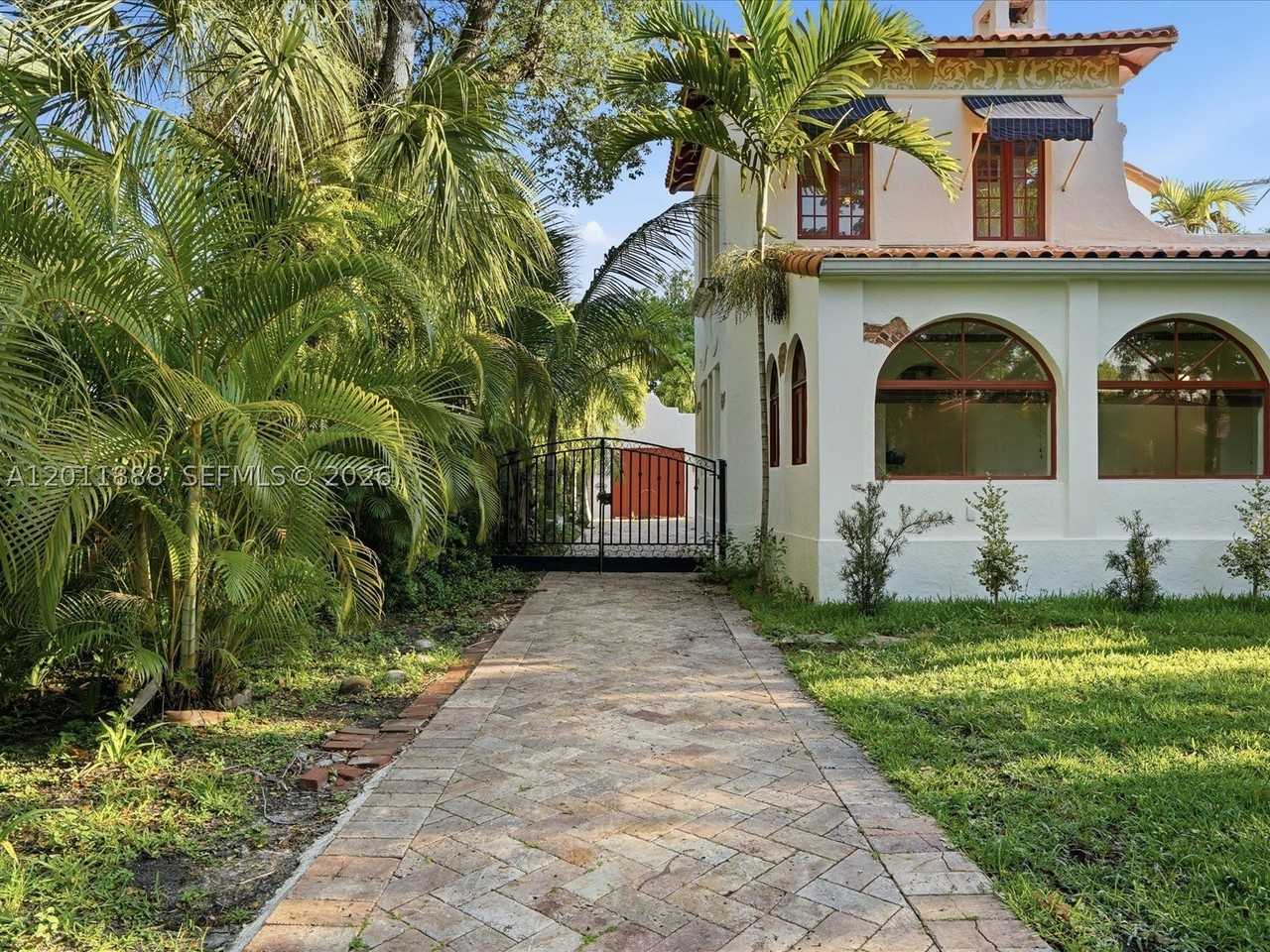 1137 Asturia Ave - Photo 7 of 50