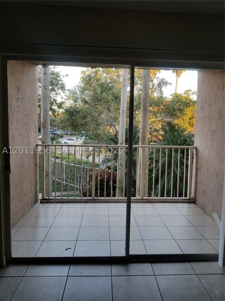 15241 Sw 80th St #201 - Photo 7 of 19