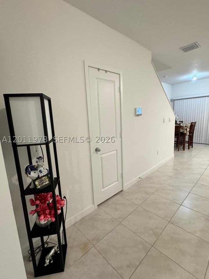 338 Ne 1st Dr #338 - Photo 5 of 20