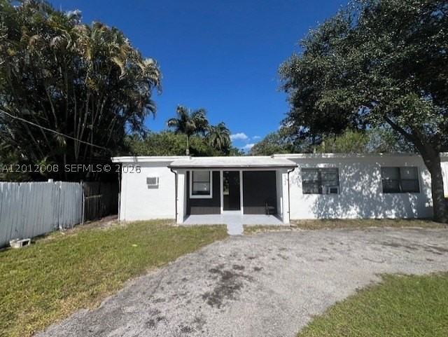 4548 Sw 33rd Ave #M - Photo 2 of 31