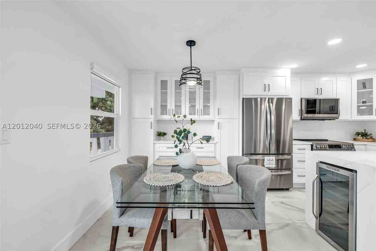 3042 Harwood D #3042 - Photo 4 of 34