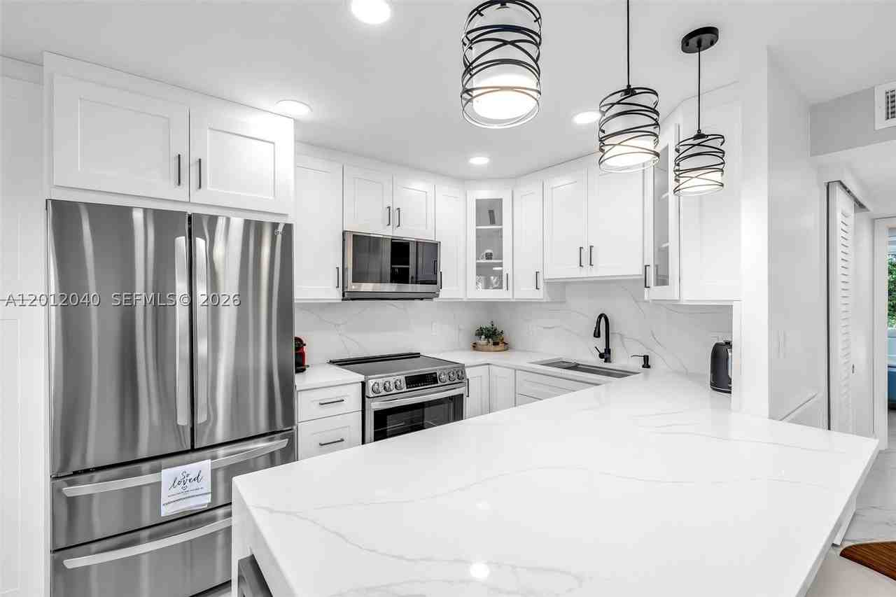 3042 Harwood D #3042 - Photo 5 of 34