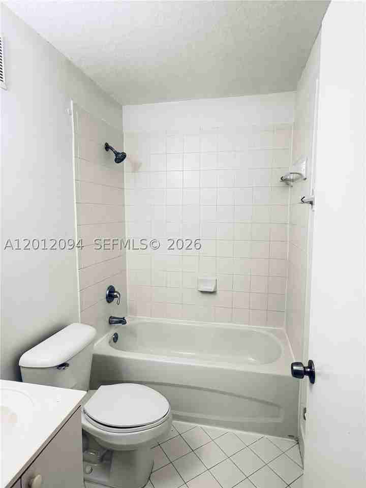 1300 Se 31st Ct #201-36 - Photo 5 of 9