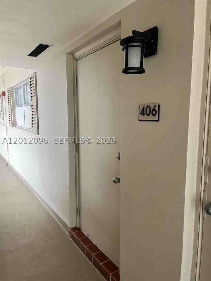 440 Paradise Isle Blvd #406 - Photo 4 of 30