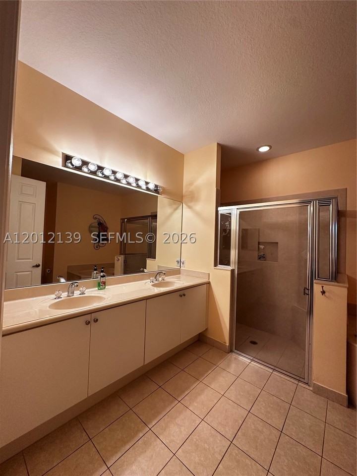 606 Mariner Bay Blvd - Photo 6 of 26