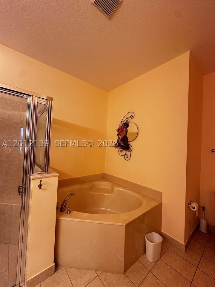 606 Mariner Bay Blvd - Photo 7 of 26