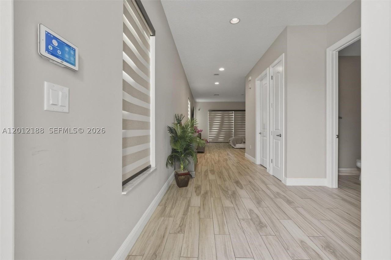8815 Nw 37th Dr - Photo 2 of 32