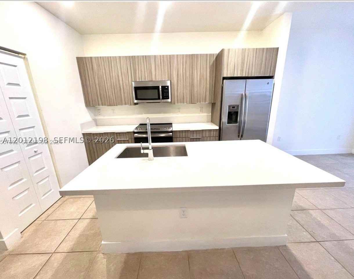 9083 Nw 159th St #9083 - Photo 5 of 42