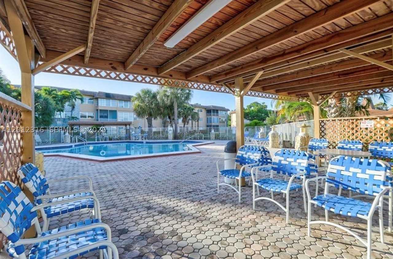 5031 W Oakland Park Blvd #204 - Photo 2 of 20