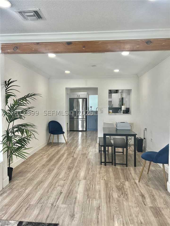 12040 N Miami Ave - Photo 7 of 25