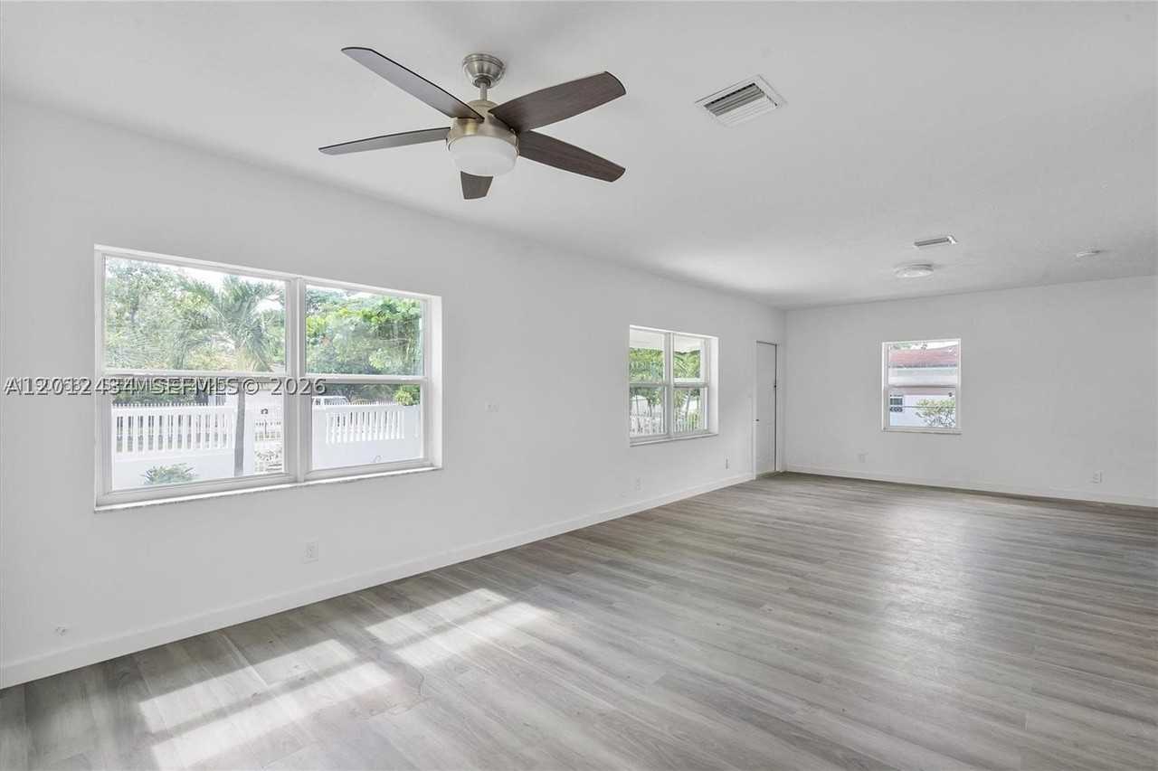1169 Nw 114th St - Photo 5 of 16