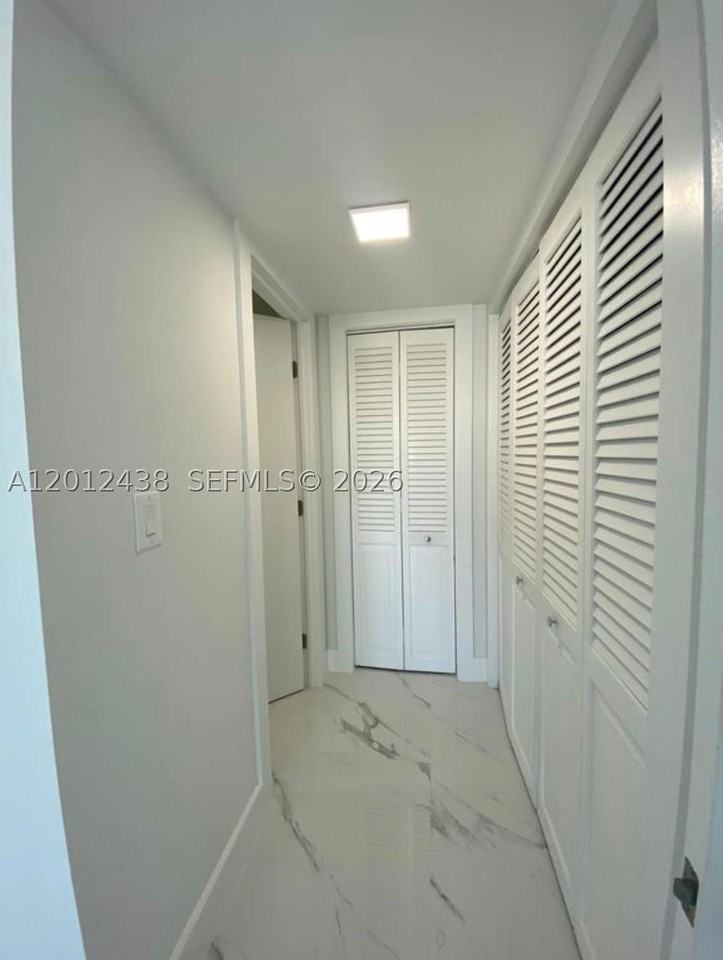 6039 Collins Ave #1033 - Photo 3 of 11
