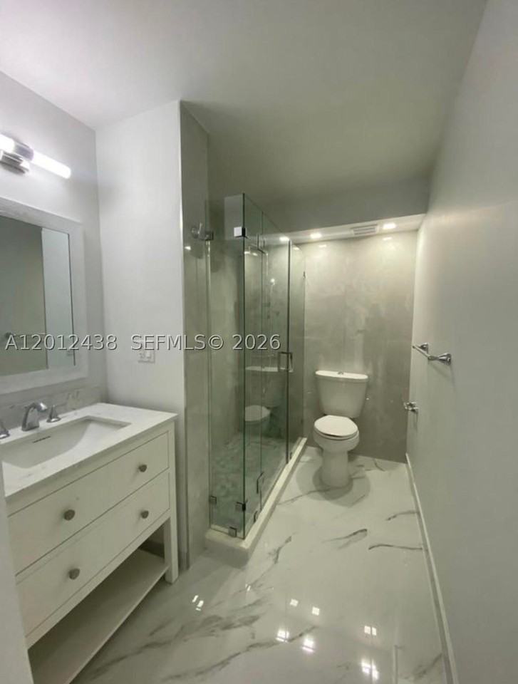 6039 Collins Ave #1033 - Photo 5 of 11