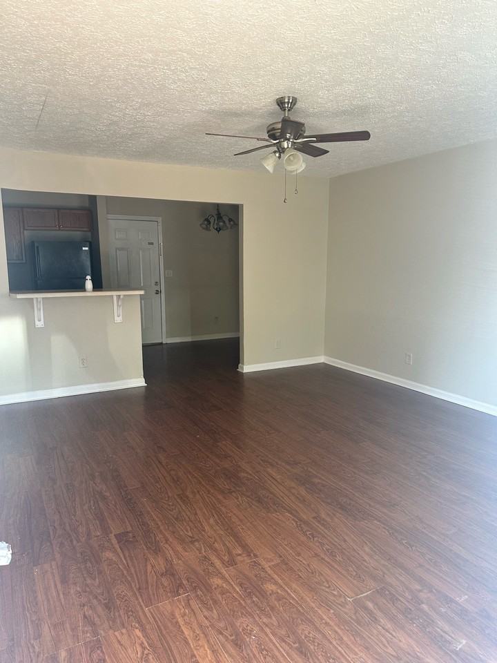 1107 Riviera Dr #1 - Photo 2 of 12