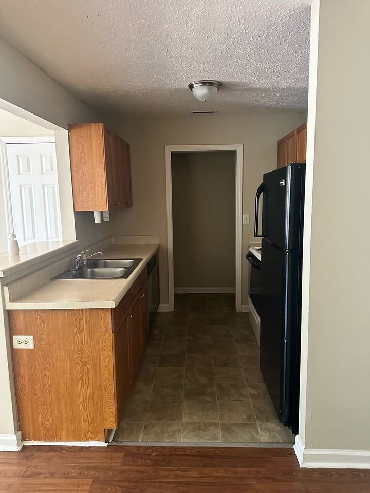 1107 Riviera Dr #1 - Photo 4 of 12