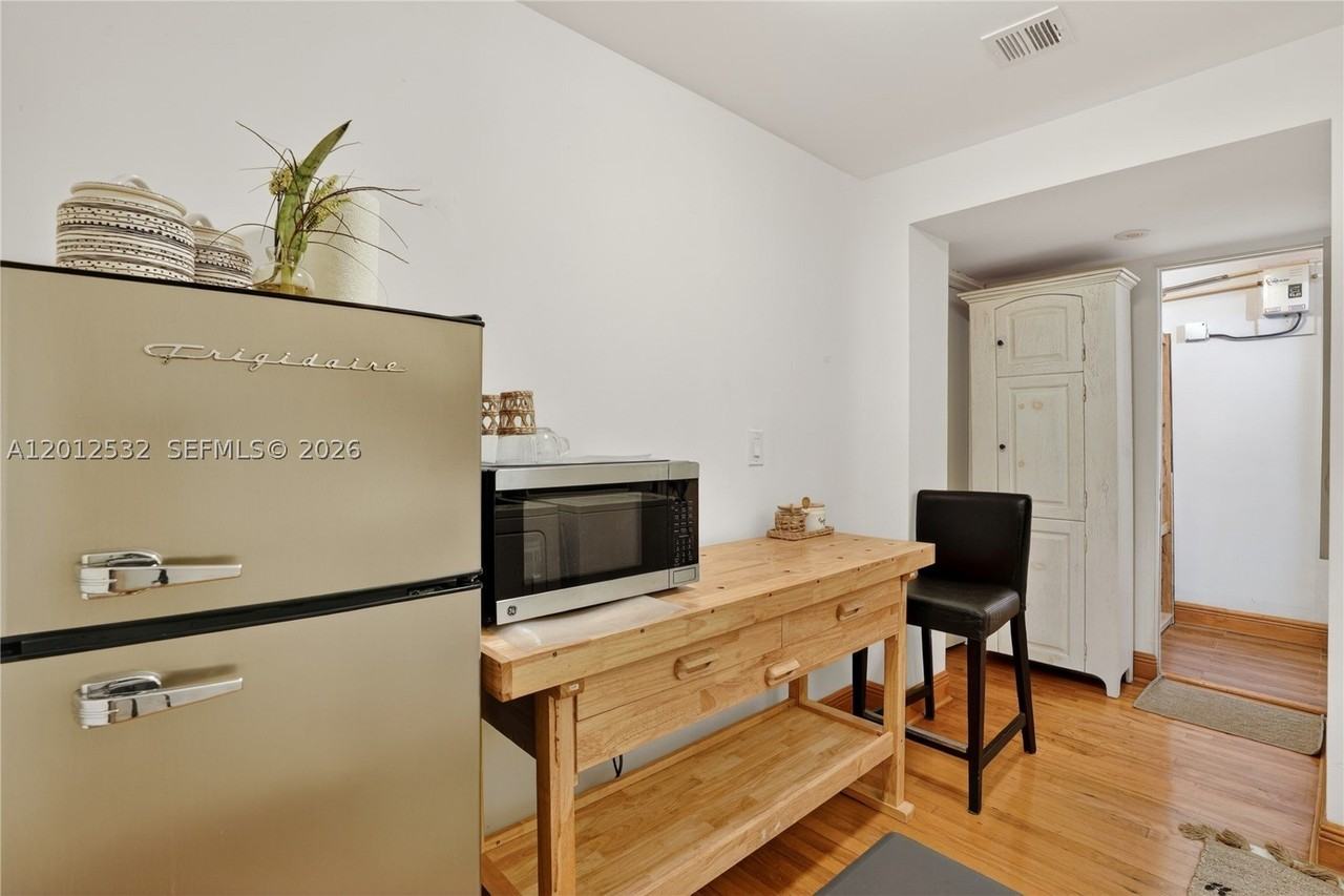 STUDIO SAN MIGUEL #REAR - Photo 7 of 19