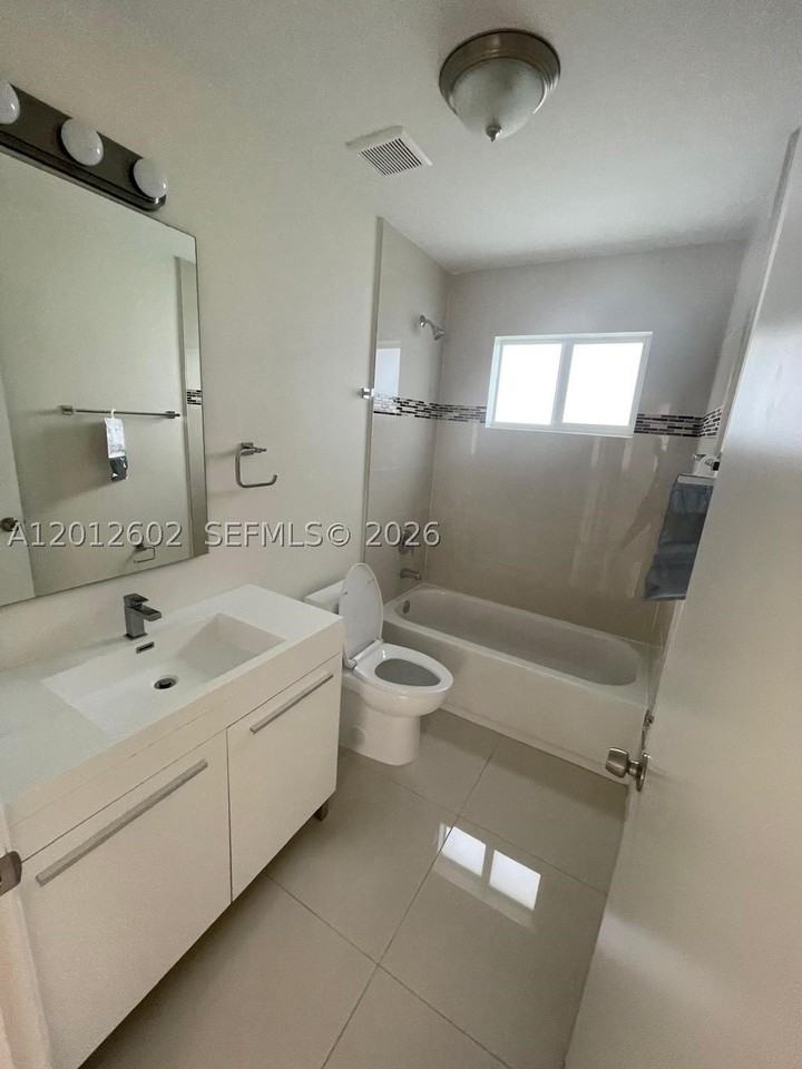 2121 Nw 72nd St #2121 - Photo 5 of 10