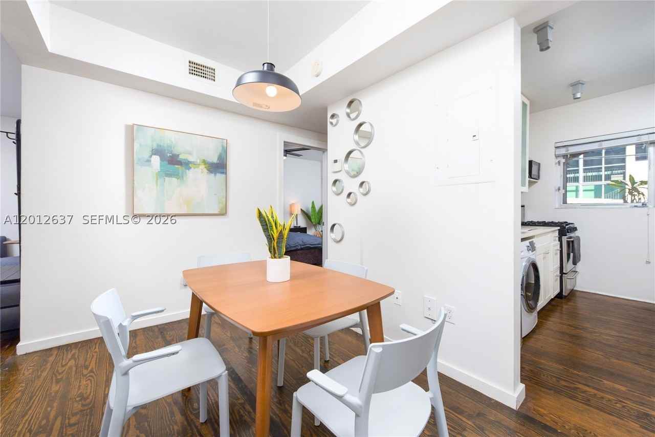 1616 Euclid Ave #7 - Photo 5 of 11
