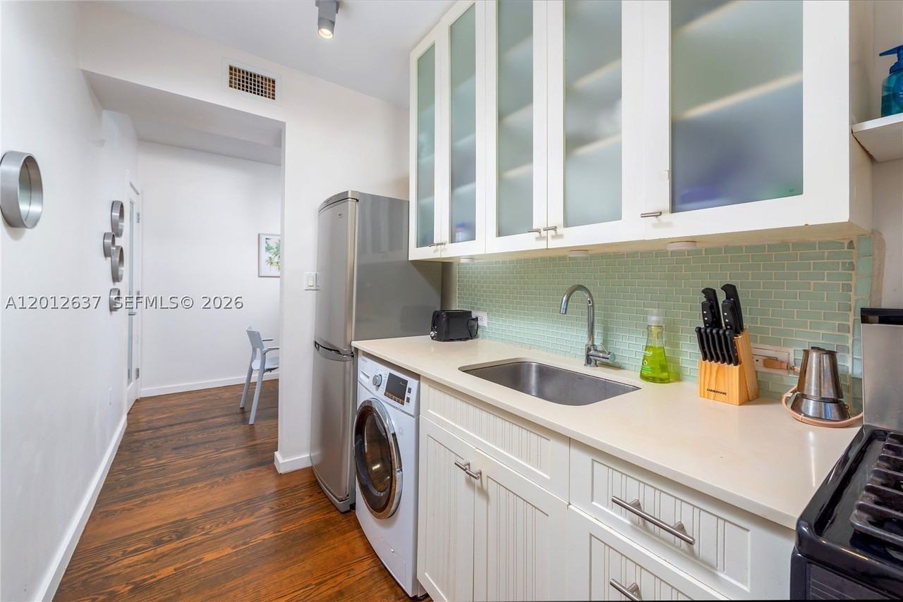 1616 Euclid Ave #7 - Photo 6 of 11