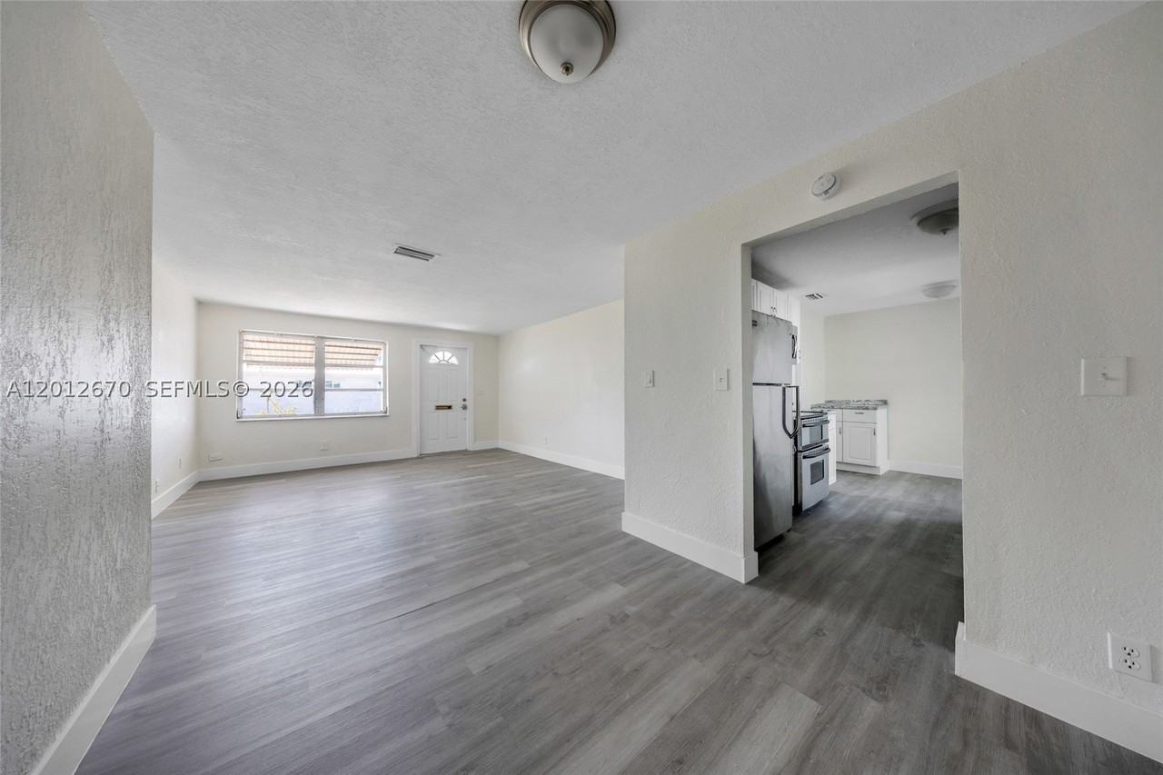 2520 Nw 2nd Dr - Photo 7 of 26