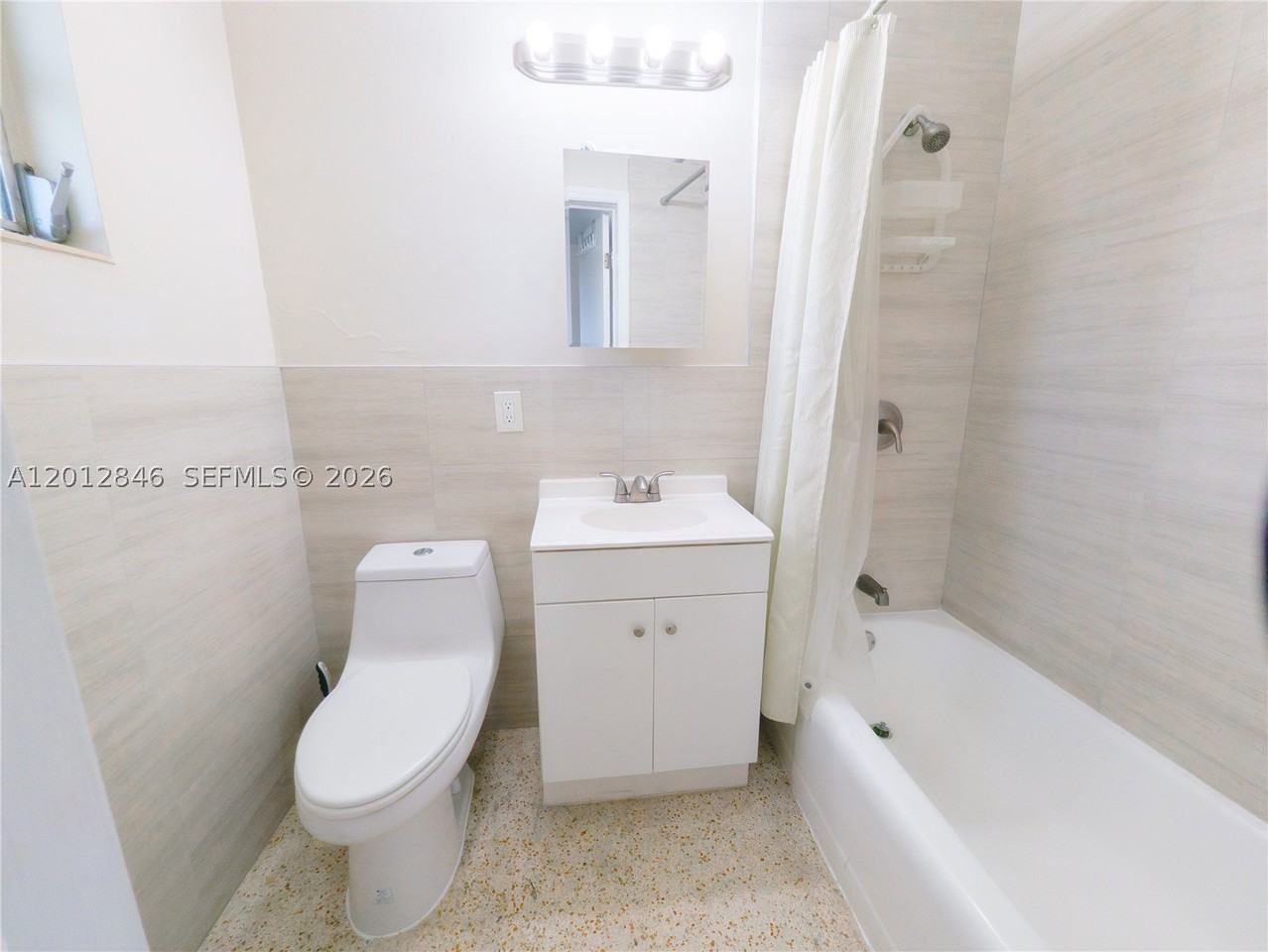 1220 Sw 5th St #16 - Photo 7 of 8