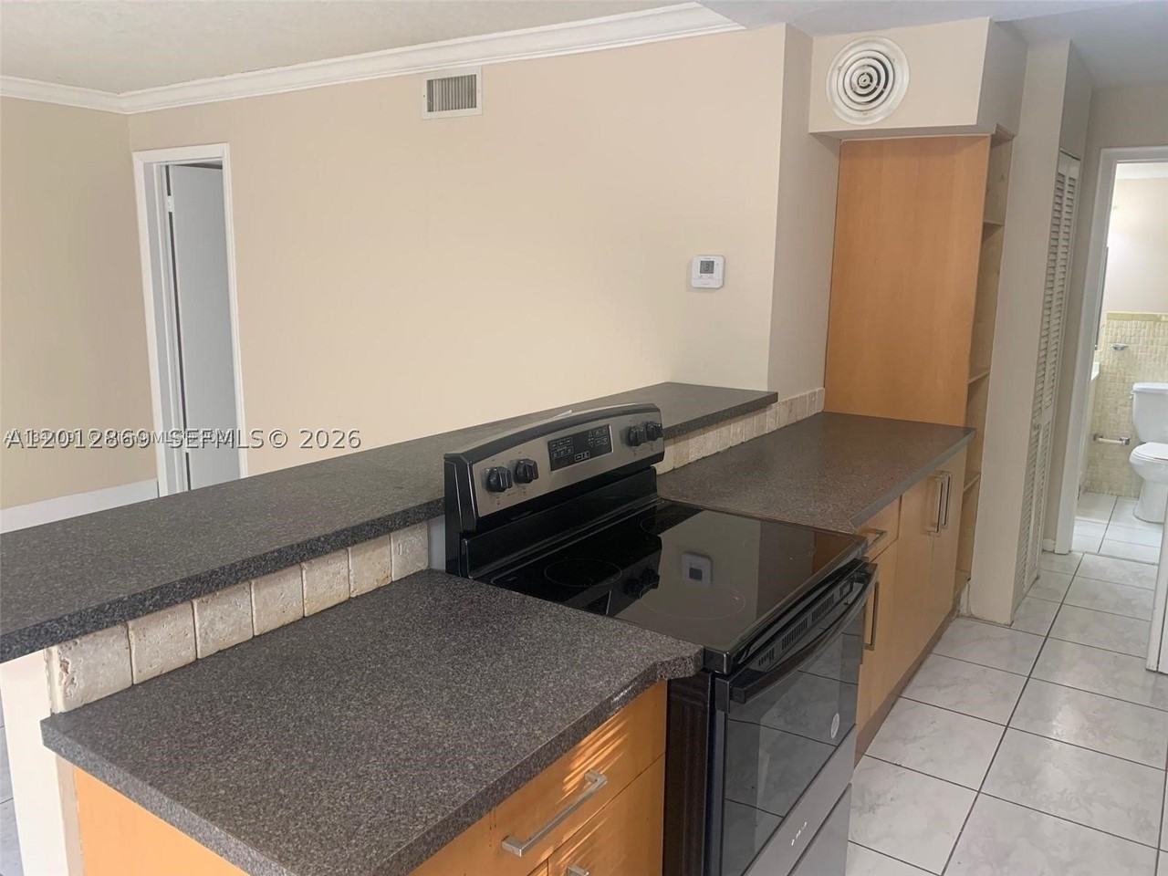 1702 Mckinley St #4 - Photo 3 of 34
