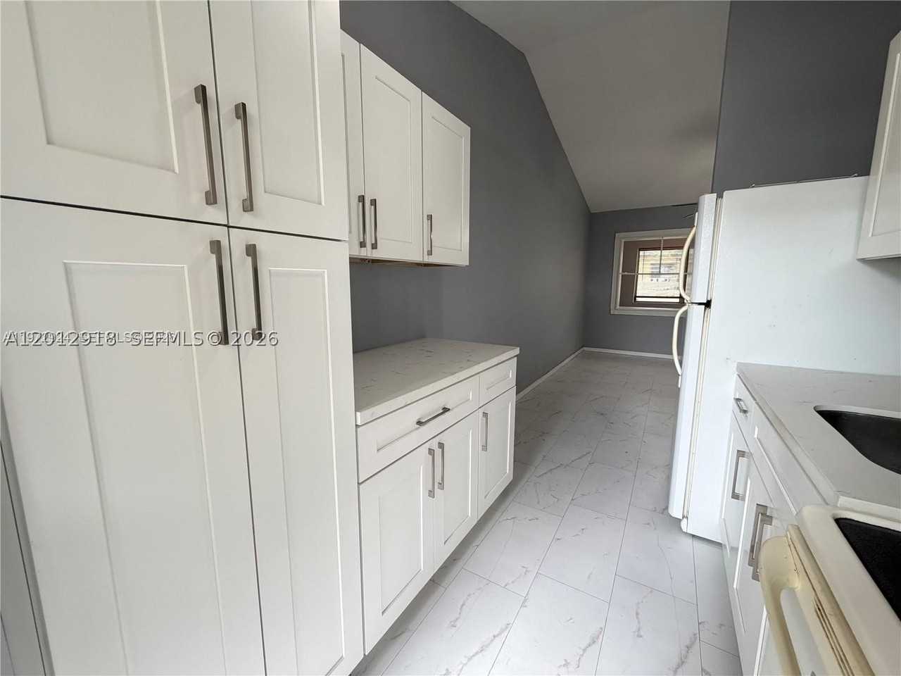 836 Nw 12th Ter #2 - Photo 6 of 16