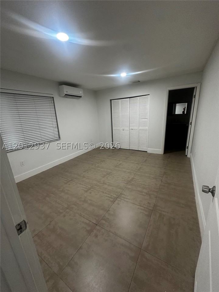 18560 Sw 128th Ave #B - Photo 5 of 9